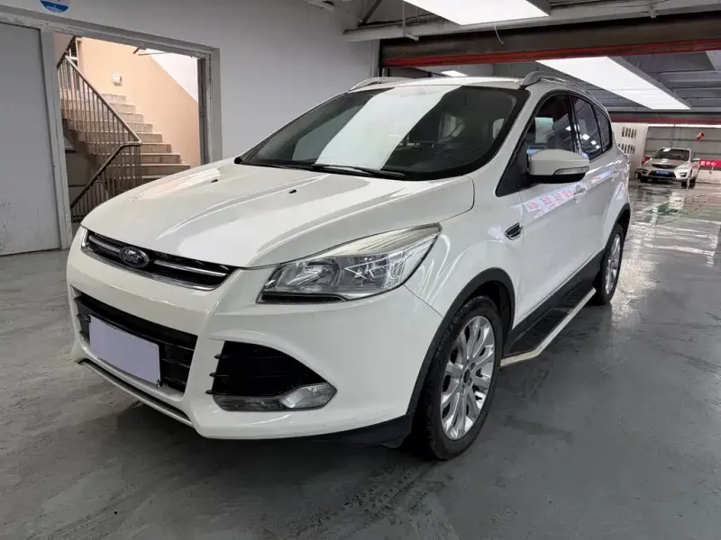 Ford Kuga, 2015