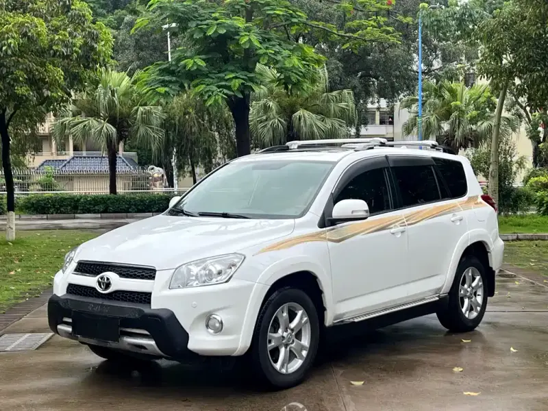 Toyota RAV4, 2012 — фото 1