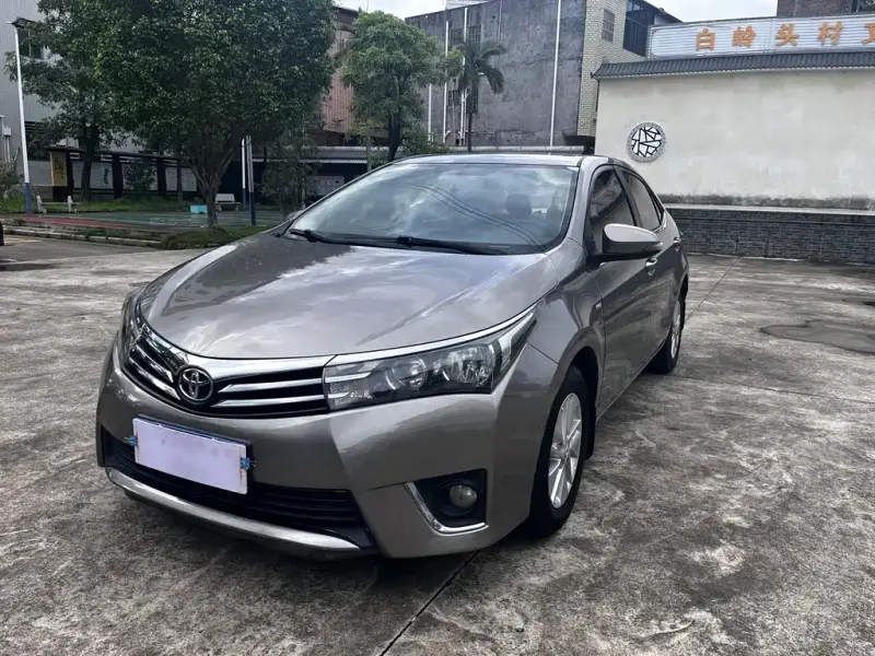 Toyota Corolla, 2015 — фото 1