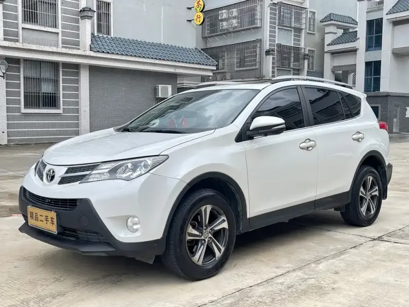 Toyota RAV4, 2015 — фото 1