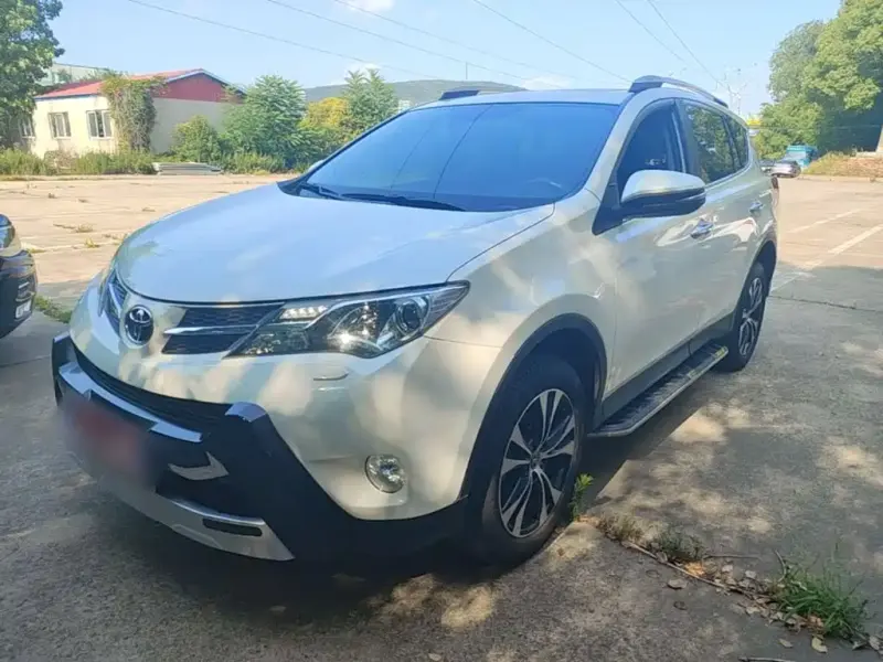 Toyota RAV4, 2015 — фото 1