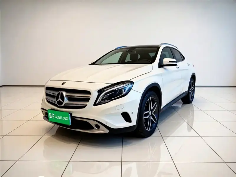 Mercedes-Benz GLA, 2015 — фото 1