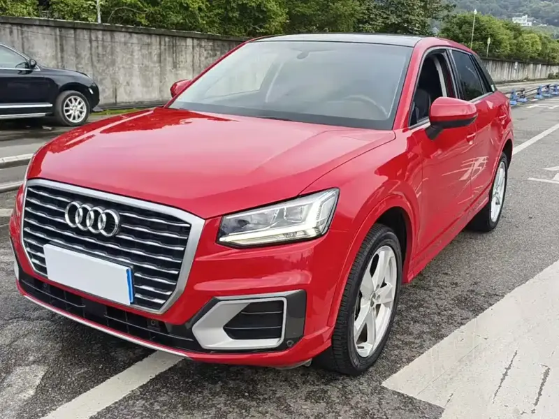 Audi Q2L, 2019