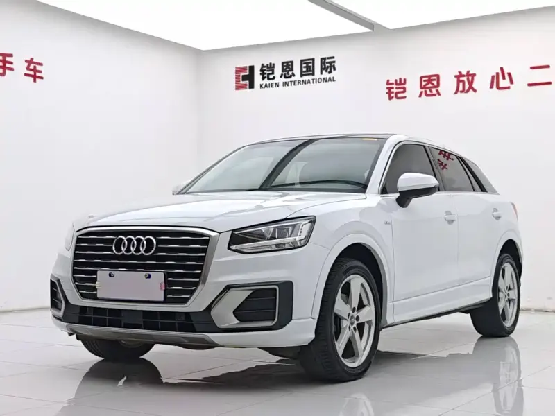 Audi Q2L, 2019