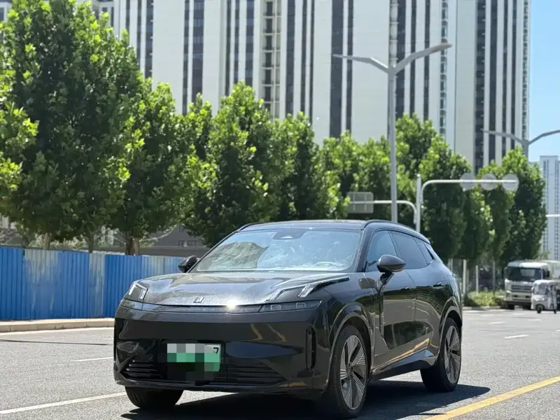 Lynk & Co 08 EM-P, 2024