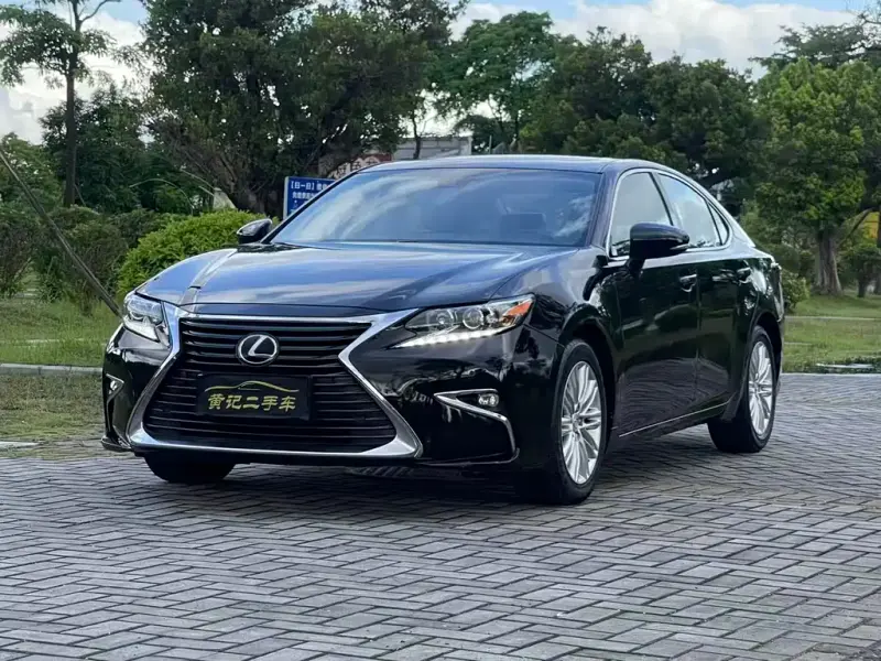 Lexus ES, 2015 — фото 1