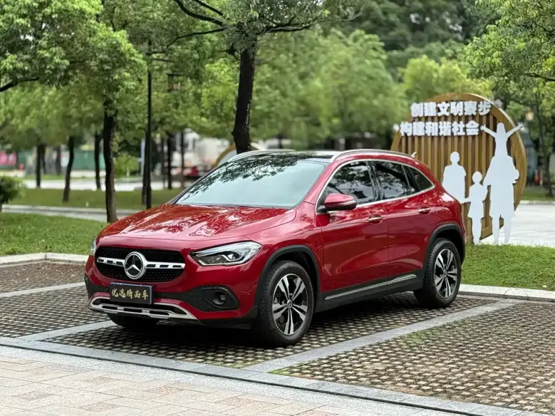Mercedes-Benz GLA, 2021 — фото 1