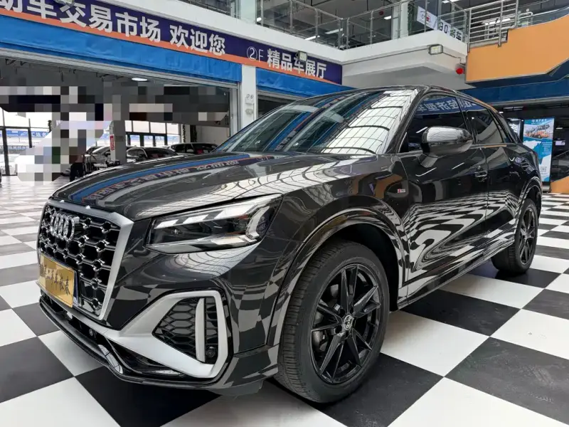 Audi Q2L, 2022