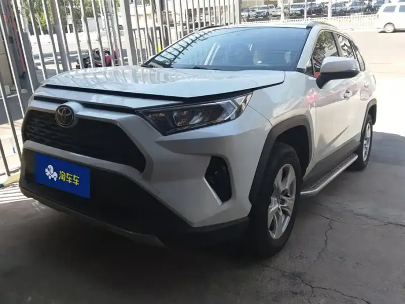 Toyota RAV4, 2023 — фото 1