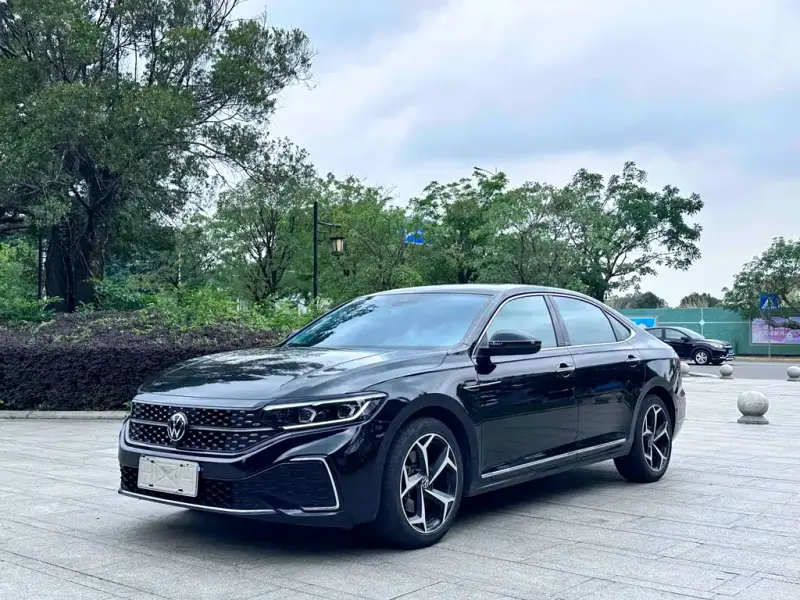 Volkswagen Passat, 2023