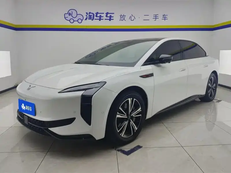 Hongqi EH7, 2024