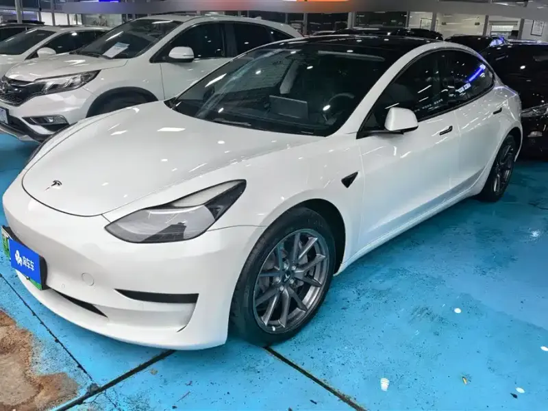 Tesla Model 3, 2022