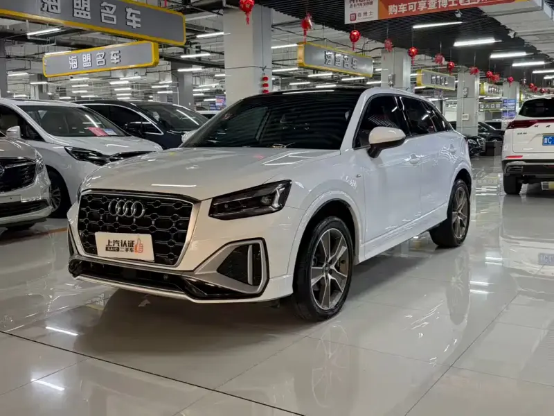 Audi Q2L, 2022