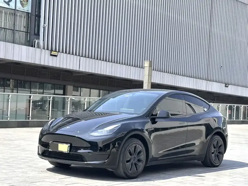 Tesla Model Y, 2023