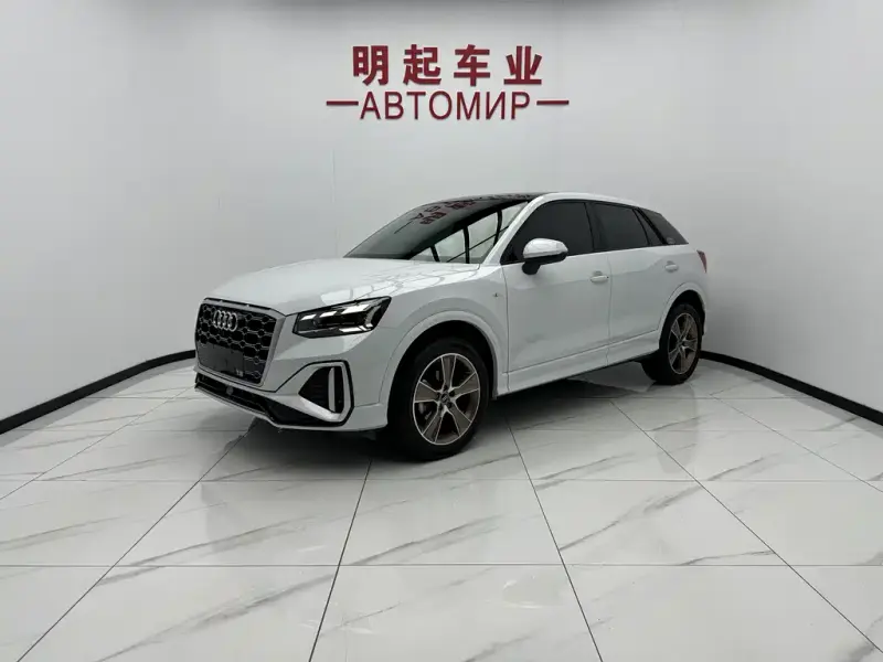 Audi Q2L, 2022