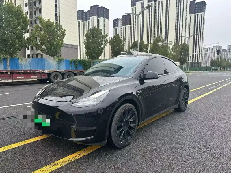 Tesla Model Y, 2023