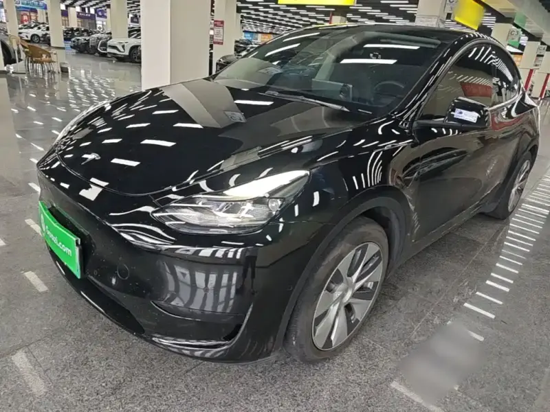 Tesla Model Y, 2022