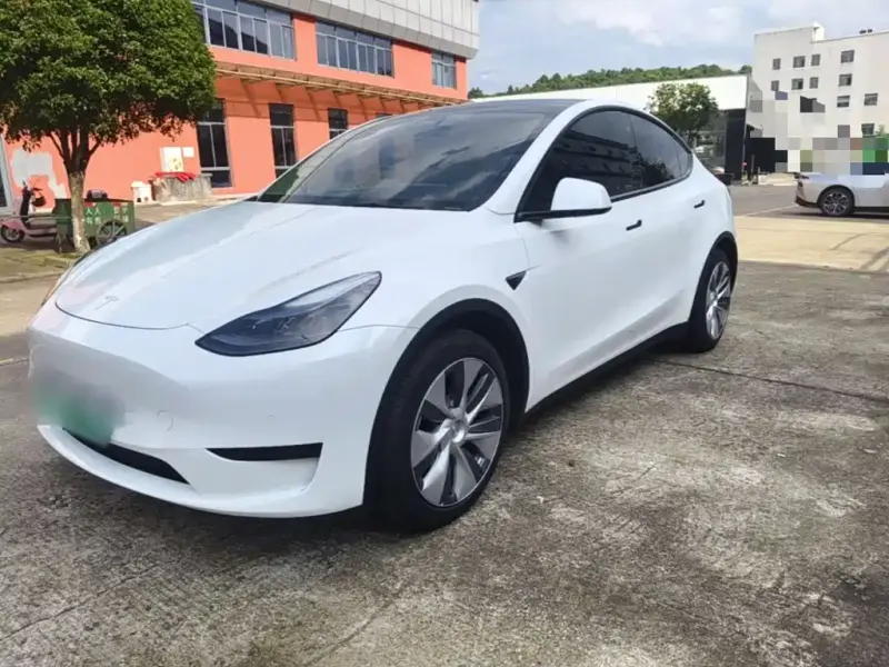 Tesla Model Y, 2022