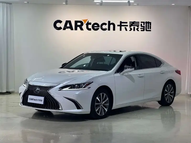 Lexus ES, 2020 — фото 1