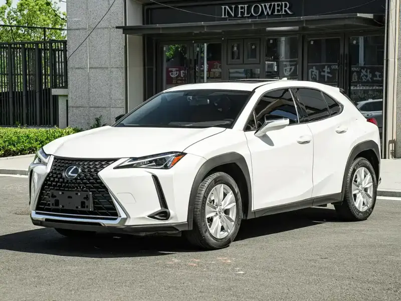 Lexus UX, 2021