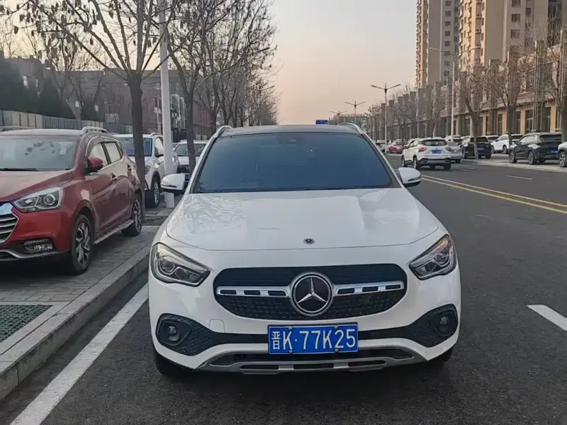 Mercedes-Benz GLA, 2022 — фото 1