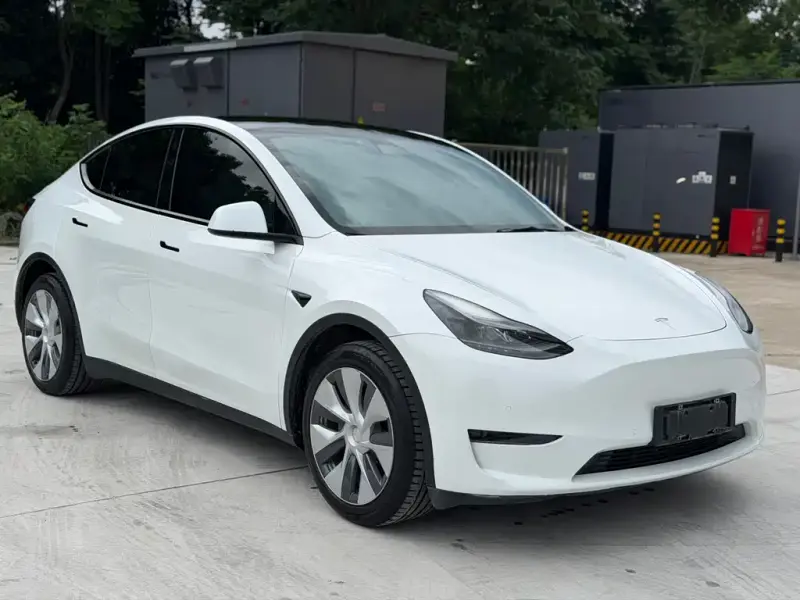 Tesla Model Y, 2022