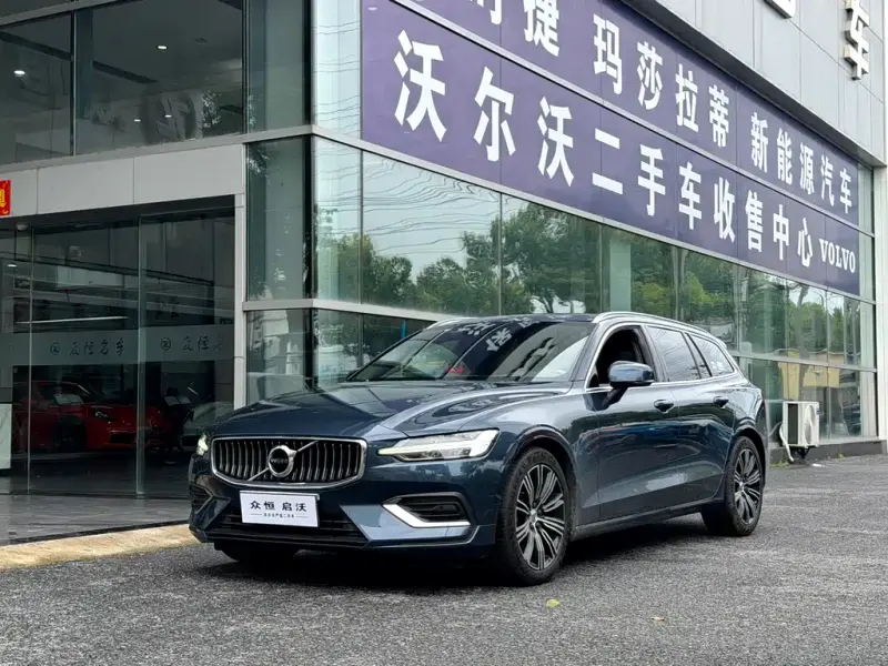 Volvo V60, 2022