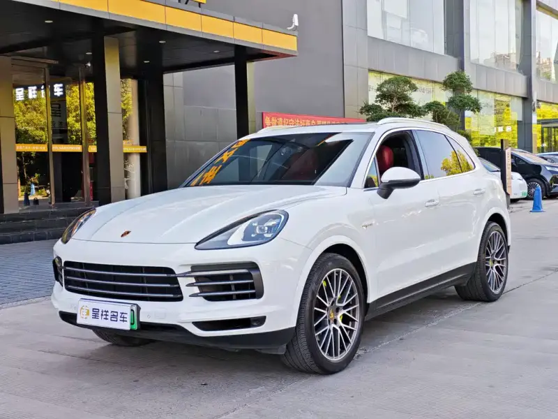 Porsche Cayenne Hybrid, 2021