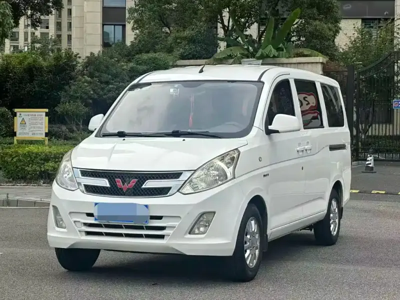 Wuling Rongguang V, 2017
