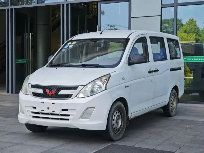 Wuling Rongguang V, 2015