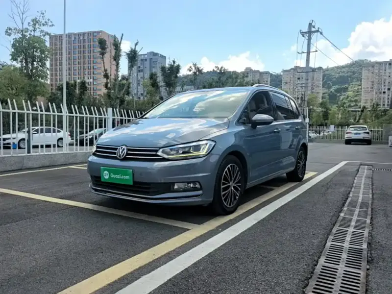 Volkswagen Touran, 2017 — фото 1