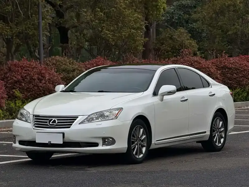 Lexus ES, 2012 — фото 1