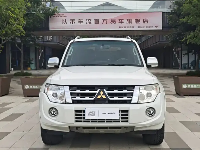 Mitsubishi Pajero (Import), 2014 — фото 1