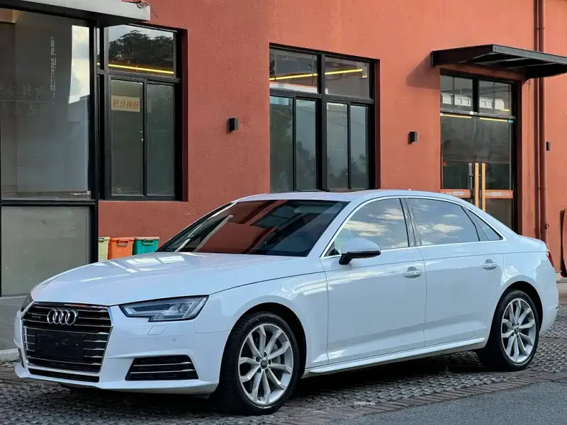 Audi A4L, 2017