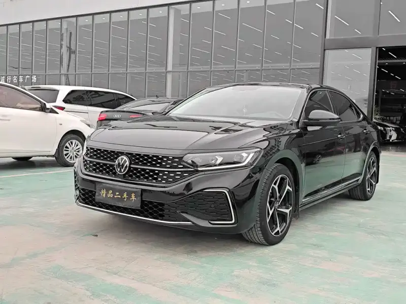 Volkswagen Passat, 2023