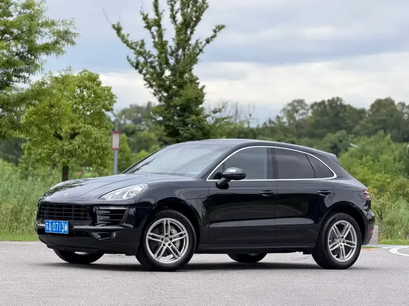 Porsche Macan, 2015