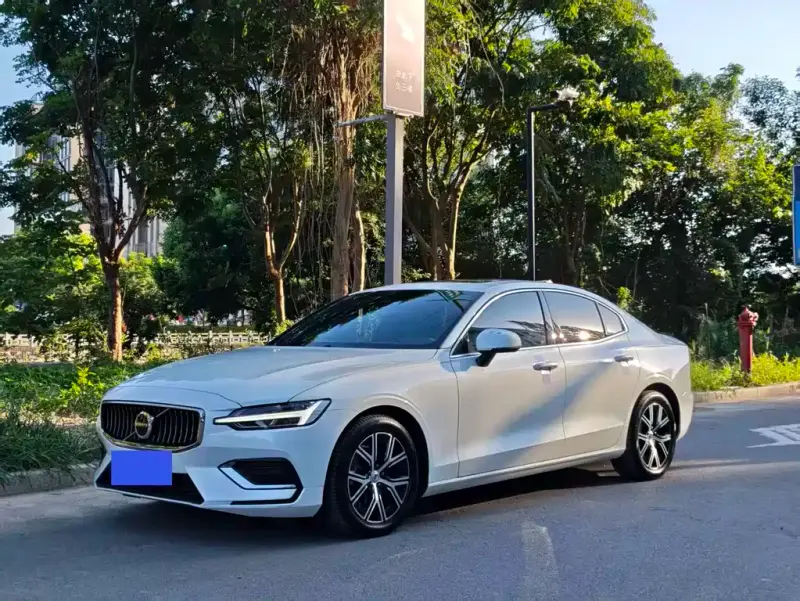 Volvo S60, 2025