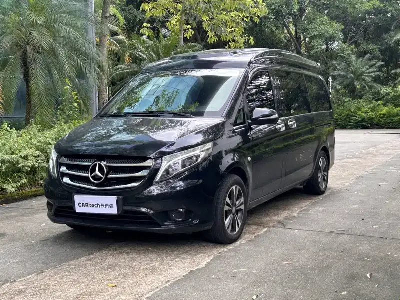 Mercedes-Benz V-Class, 2018 — фото 1