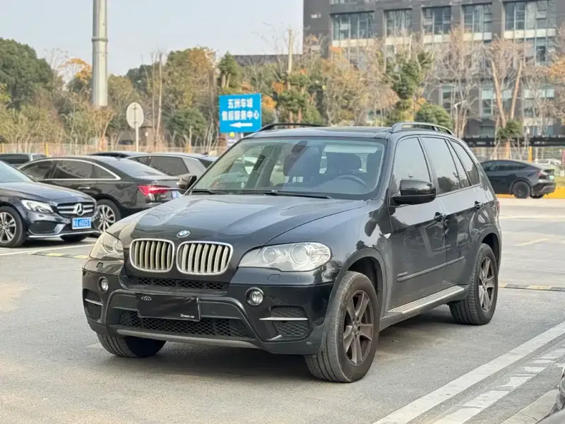 BMW X5 (Import), 2011