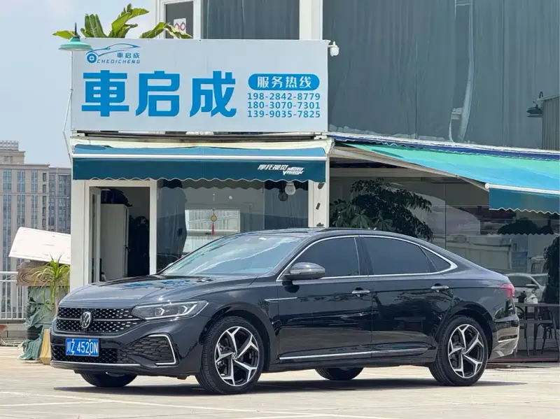 Volkswagen Passat, 2024