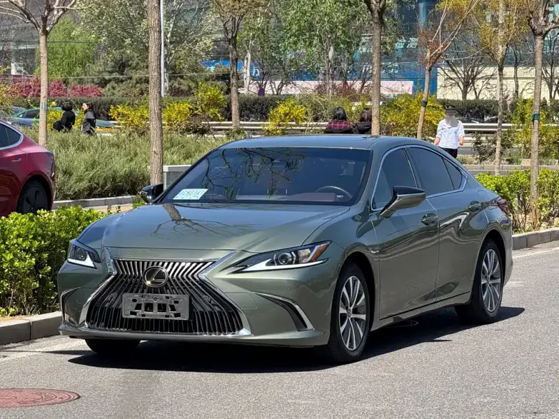 Lexus ES, 2019 — фото 1