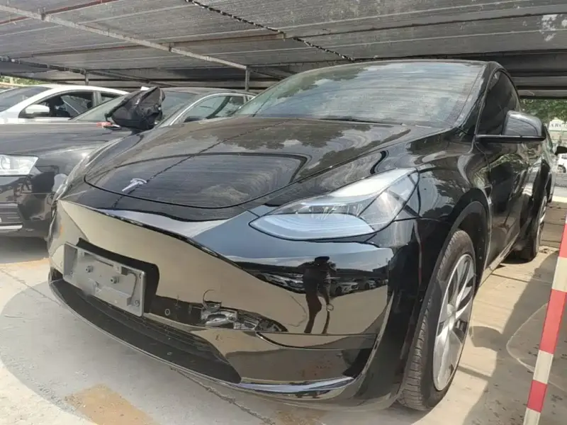 Tesla Model Y, 2023