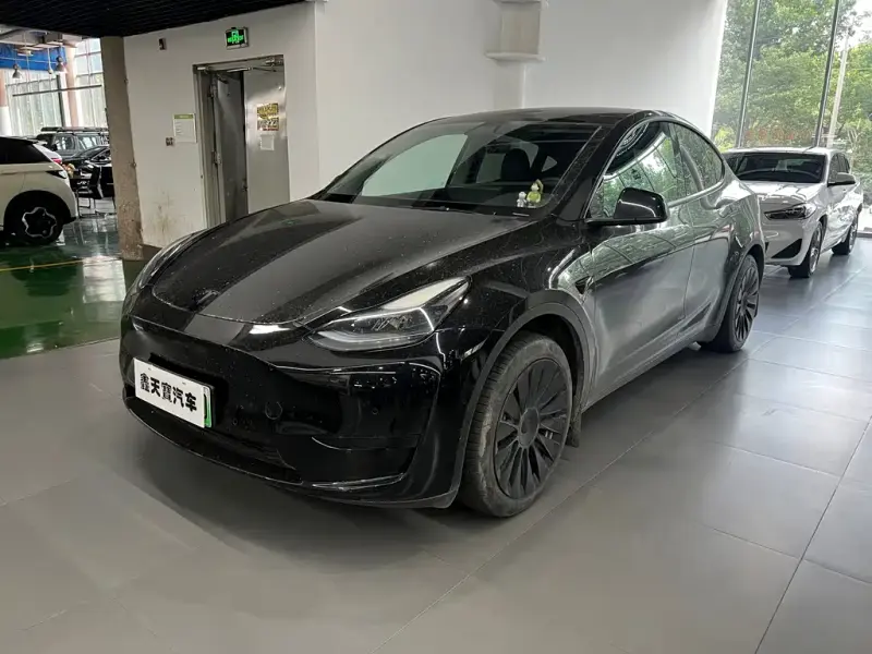 Tesla Model Y, 2023