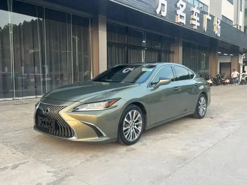 Lexus ES, 2018 — фото 1