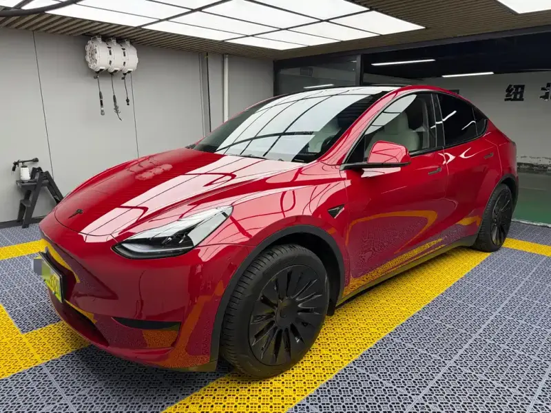 Tesla Model Y, 2023