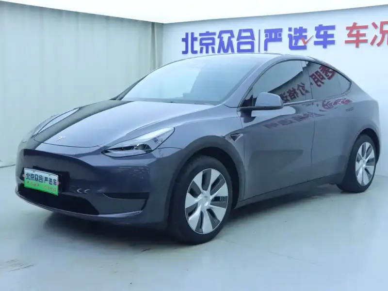 Tesla Model Y, 2023