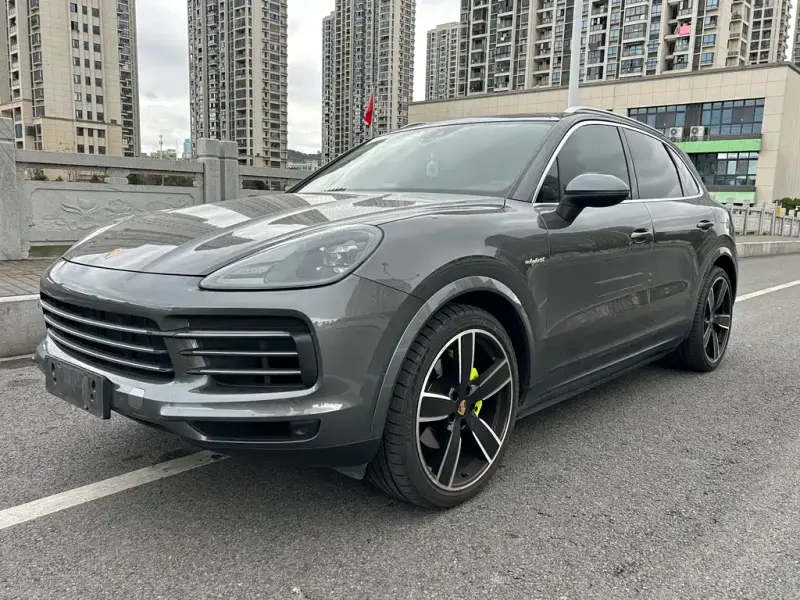 Porsche Cayenne Hybrid, 2021