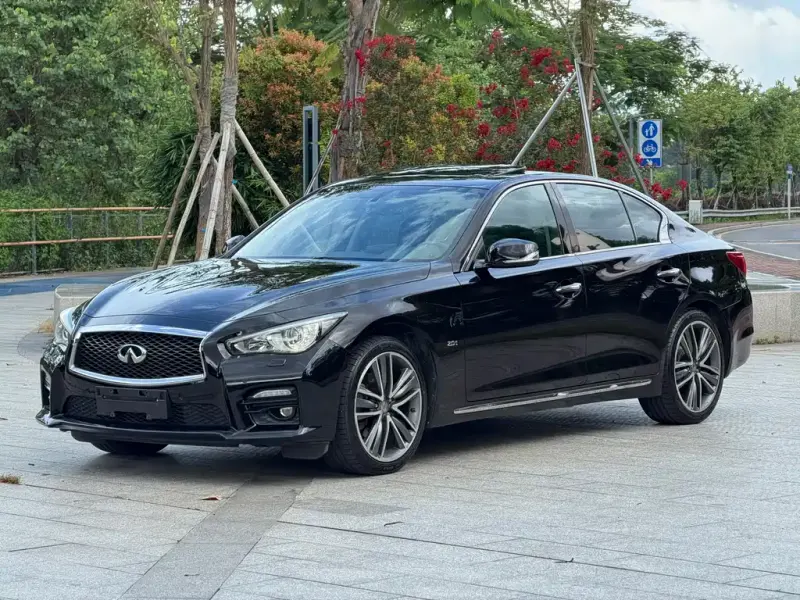 Infiniti Q50L, 2015