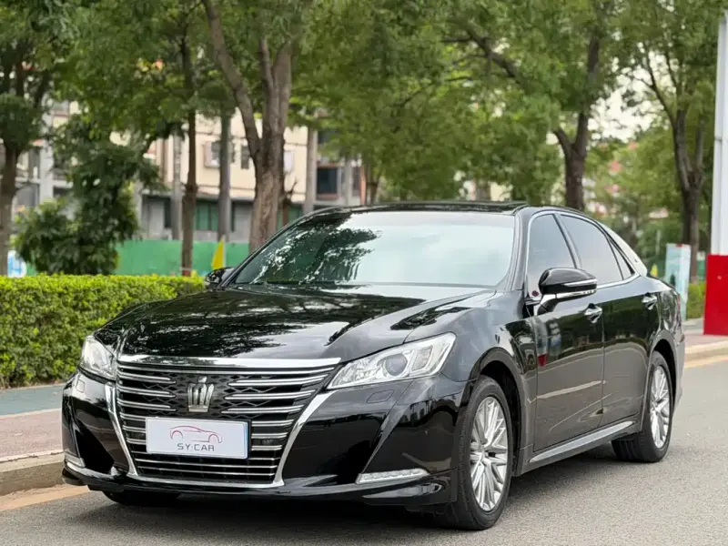 Toyota Crown, 2017
