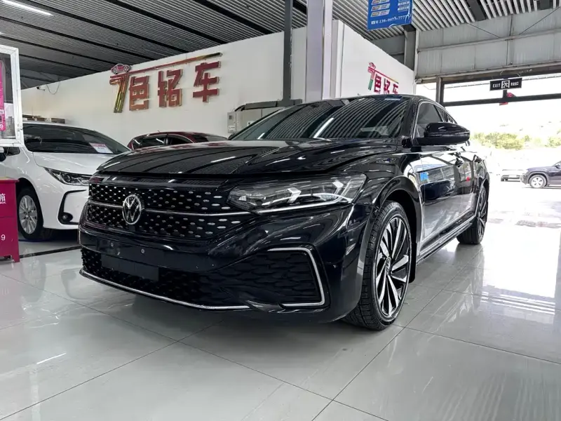Volkswagen Passat, 2022